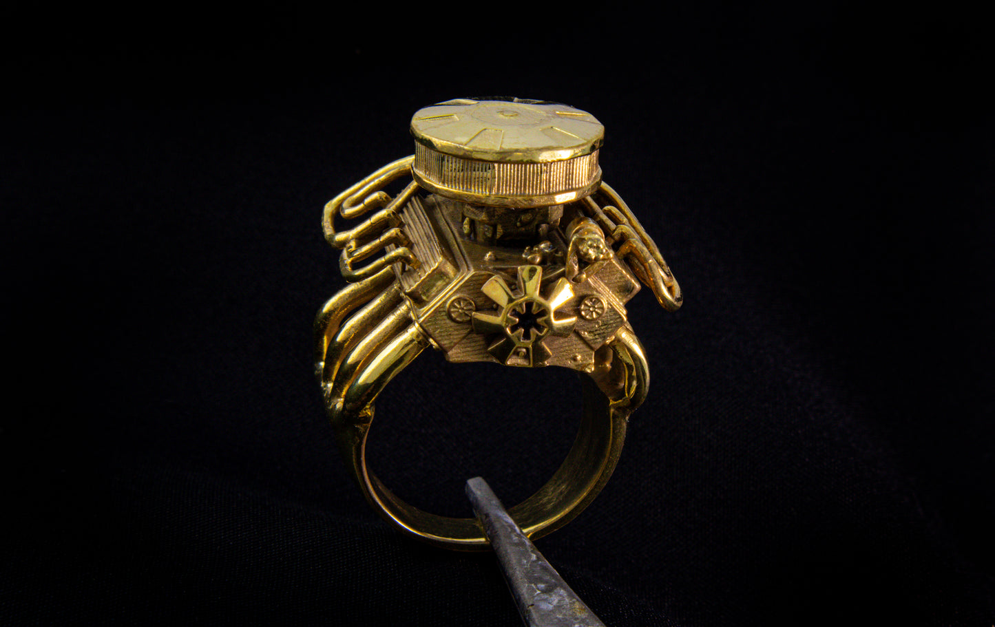 V-8 Engine Ring